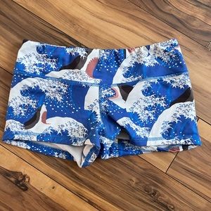Fleo shark shorts
